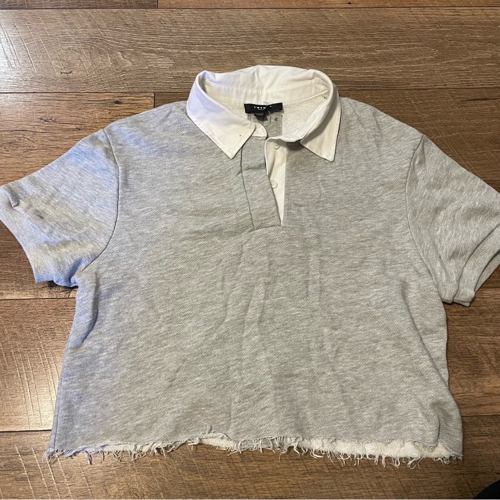 Twenty Montrēal Large Cropped Collared Polo Style Tshirt. D5